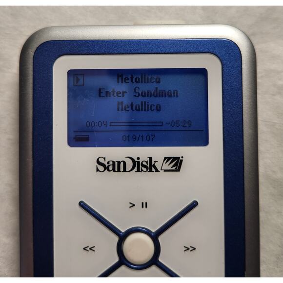 SanDisk Sansa E130 512MB MP3 Player Tested with HDX Speaker Bag & Accessories - Picture 3 of 12